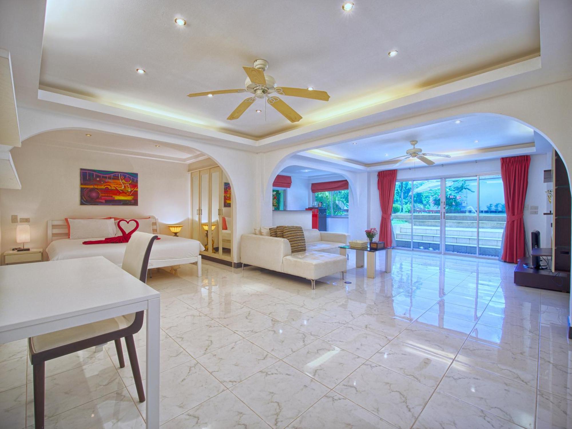 Serenity Lakeside Resort Kathu Exterior foto
