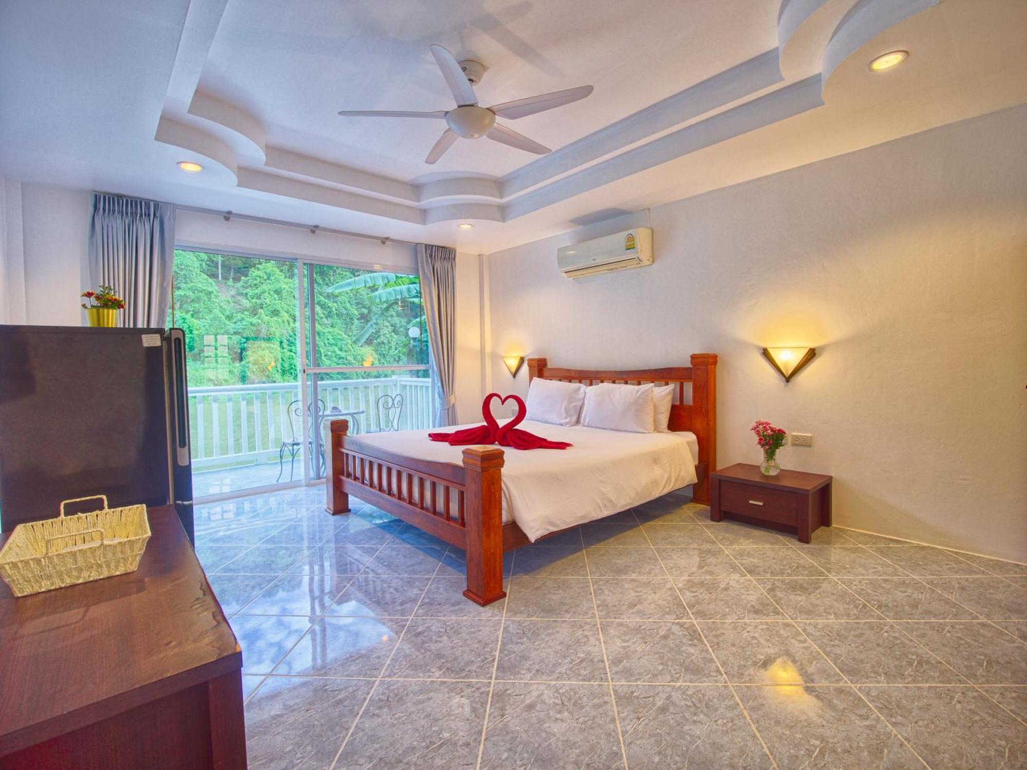 Serenity Lakeside Resort Kathu Exterior foto