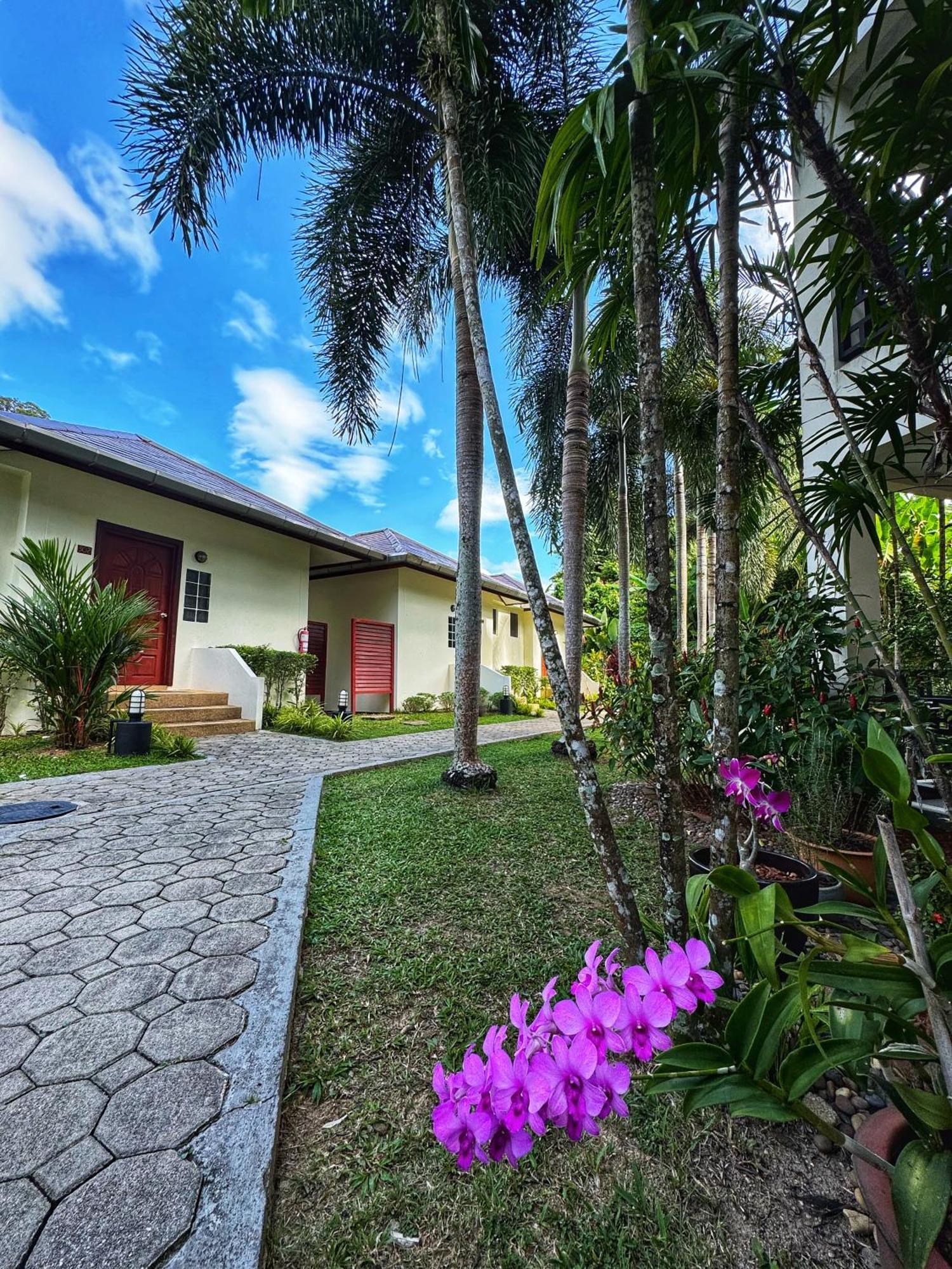 Serenity Lakeside Resort Kathu Exterior foto
