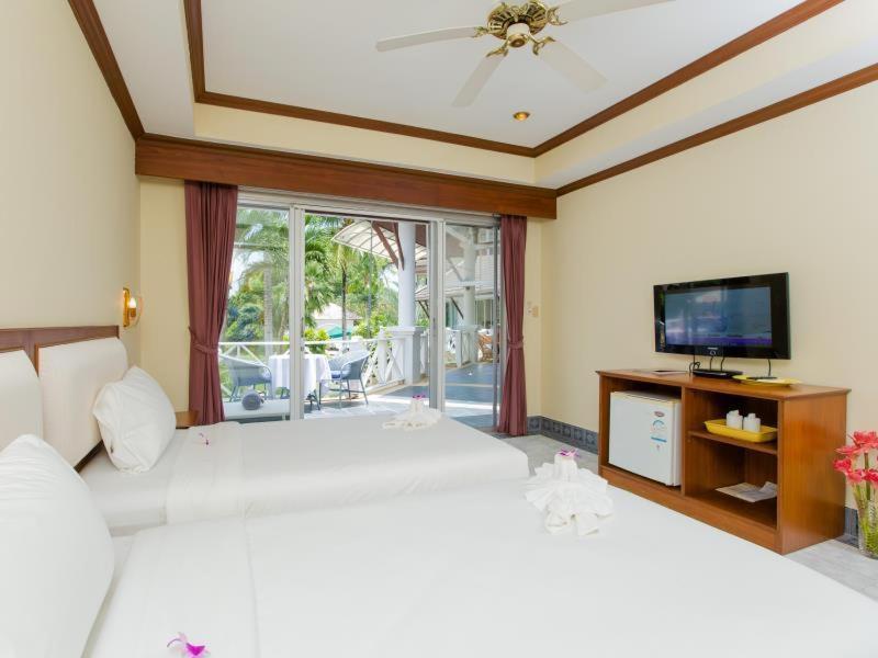 Serenity Lakeside Resort Kathu Exterior foto