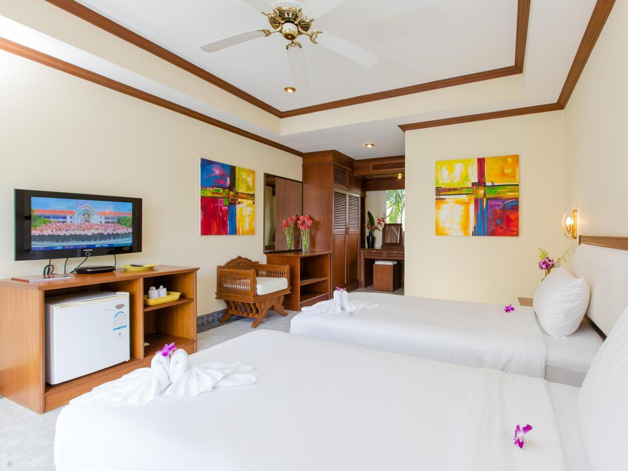 Serenity Lakeside Resort Kathu Exterior foto