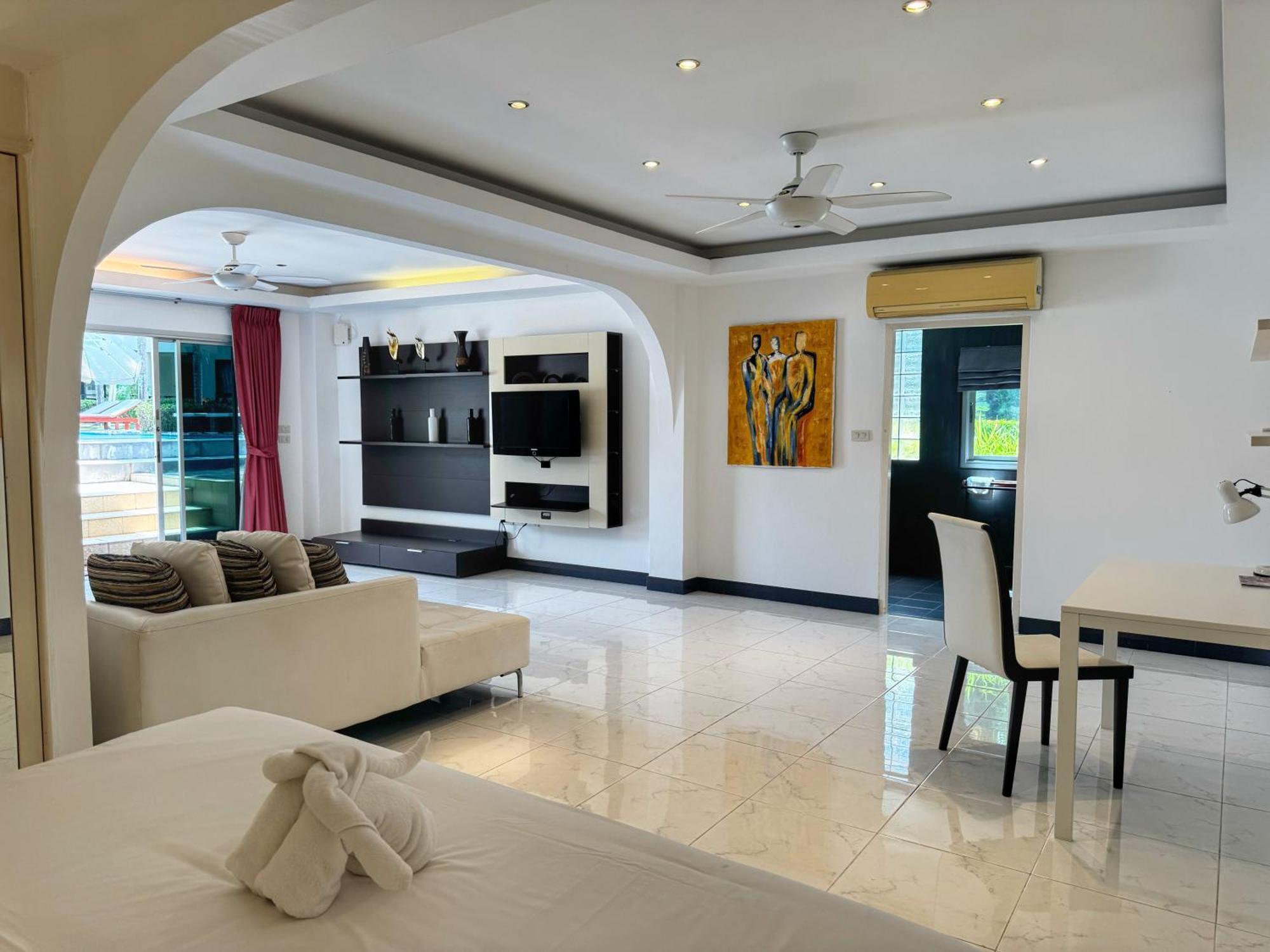 Serenity Lakeside Resort Kathu Exterior foto